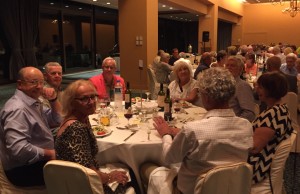 Kårstas 8-mannalag på galamiddag för 200 personer. Från vänster: Bengt A, Börje, Ylva, jag själv, Berit, Lennart, Sture och Yvonne.